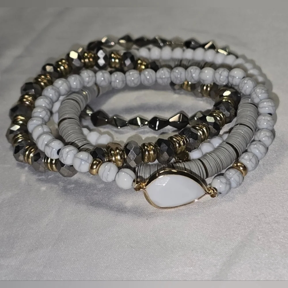 House Of Harlow 1960 Grey Neutral Tone Multi-Layer Beaded‎ Bracelet Set New